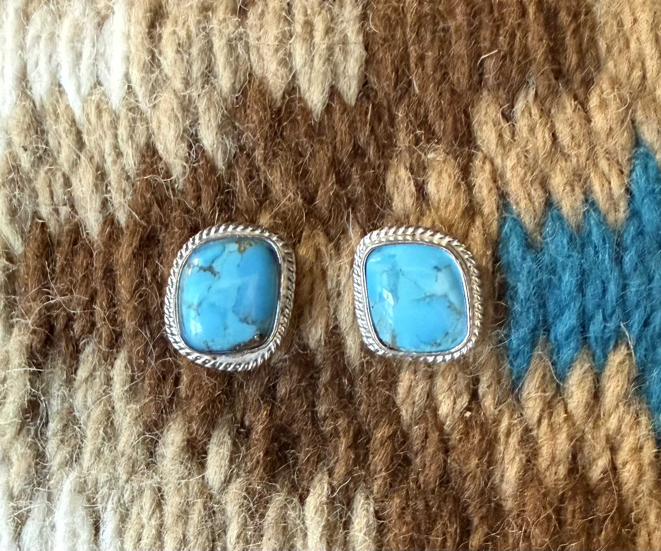 Offset Kingman Studs